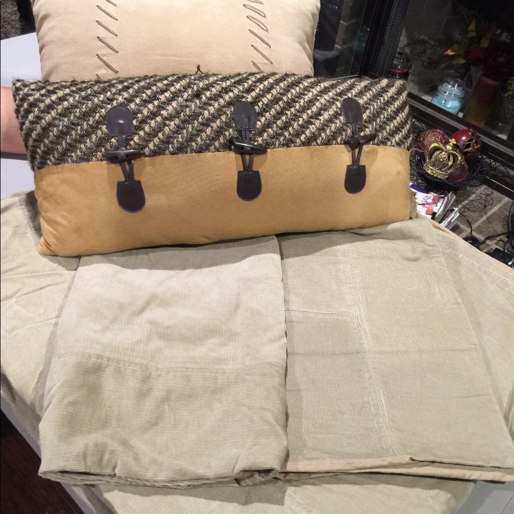 Queen/King Duvet with decorator pillow